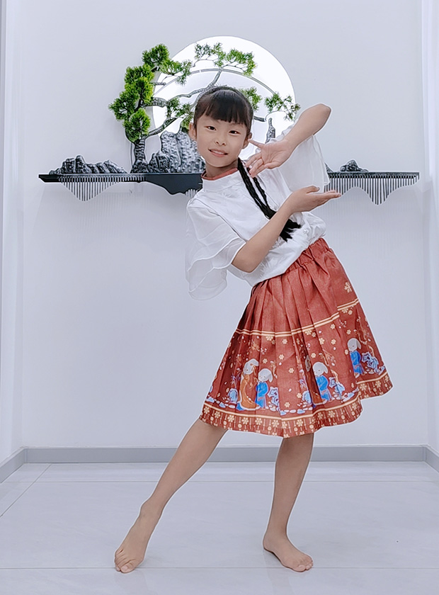 建昌县喇嘛洞镇中心小学——李佳伊.jpg